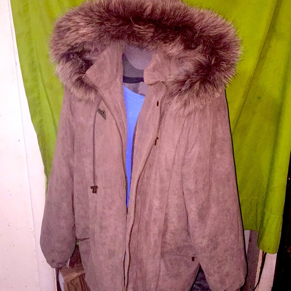 Like new St Johns Bay parka with detachable hood